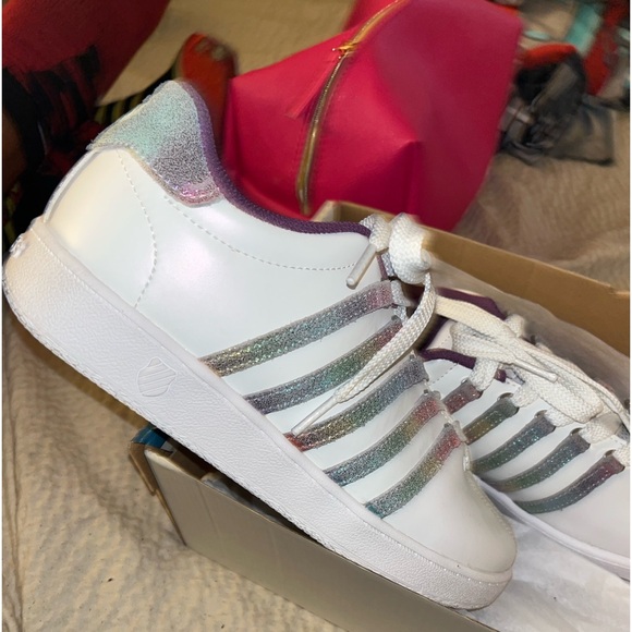 K Swiss Rainbow Sneakers , NWT NEVER WORN, Size BIG KIDS 7 - Picture 1 of 3